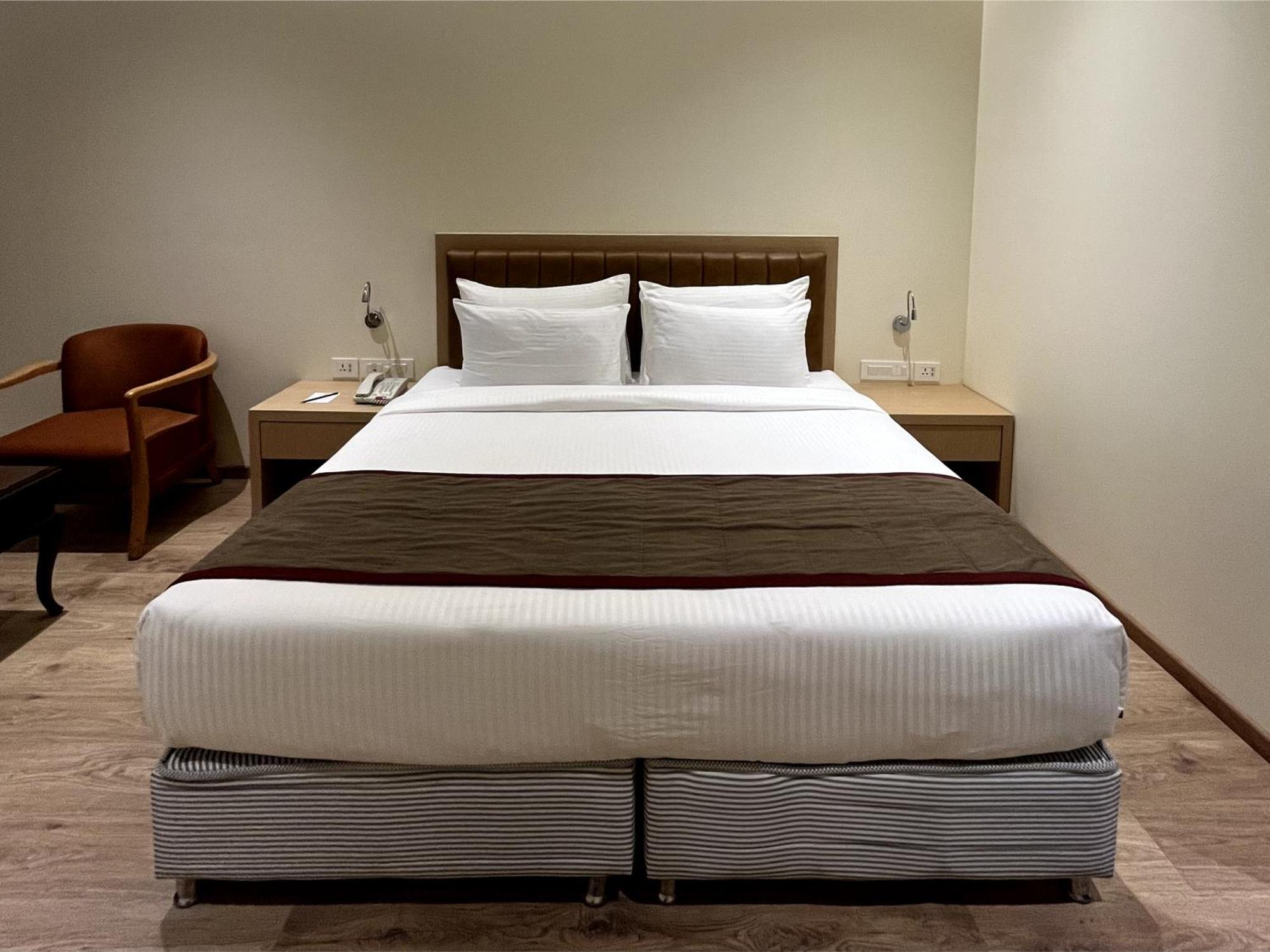 Ramee Panchshil Hotel Kolhapur Bagian luar foto